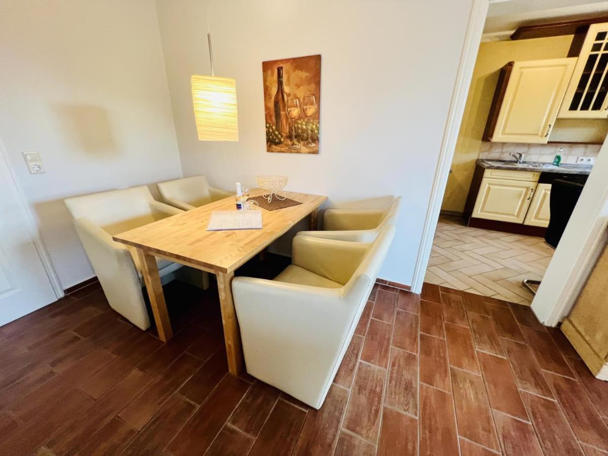 Apartment Ferienhaus Am Yachthafen, Strandlaeufer Rostock